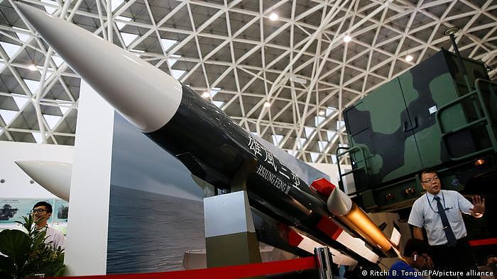台湾制造的雄风三型反舰导弹的模型