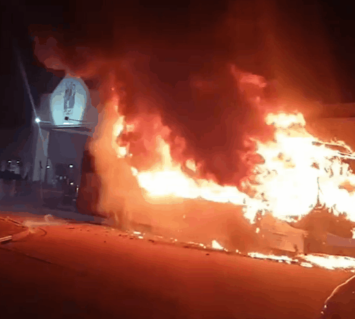 悉尼公交爆炸起火！目击者：大火喷涌而出，火光直冲云霄，乘客死里逃生（视频/组图） - 4