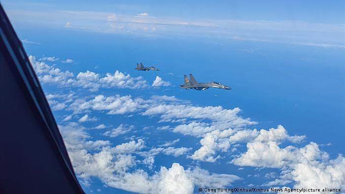 台湾国防部8日下午召开新闻会称，目前未有中方军机舰进入台湾领空、领海（图为8月7日中国军演的图片）
