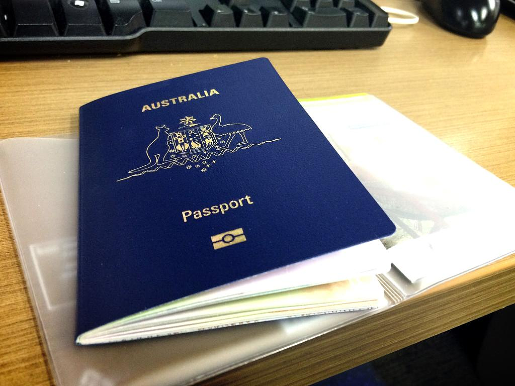 政府打印机损坏导致护照签发进一步延迟！墨尔本宝妈苦等15周，有人抹泪离开（组图） - 2
