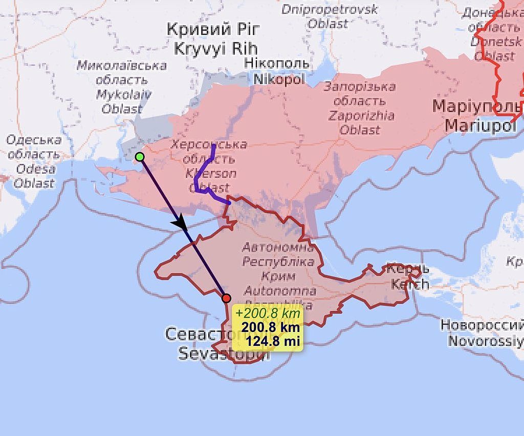 新卡多夫卡位在克里米亚半岛的西南边，乌克兰有效控制区距离该地超过200公里。 (图/twitter)