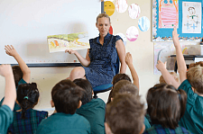 澳教育部长开会讨论如何吸引和留住高质量教师（图）