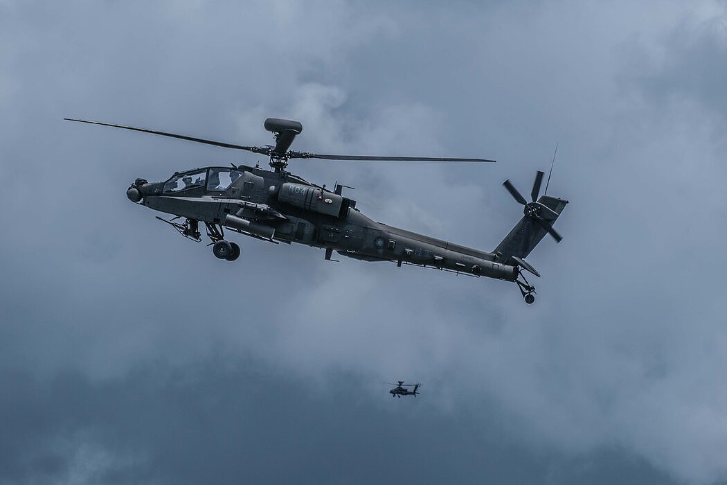 一架台湾军用直升机在屏东的实弹演习中降落。 爆发冲突的风险可能会增加美国对台军售的紧迫性。