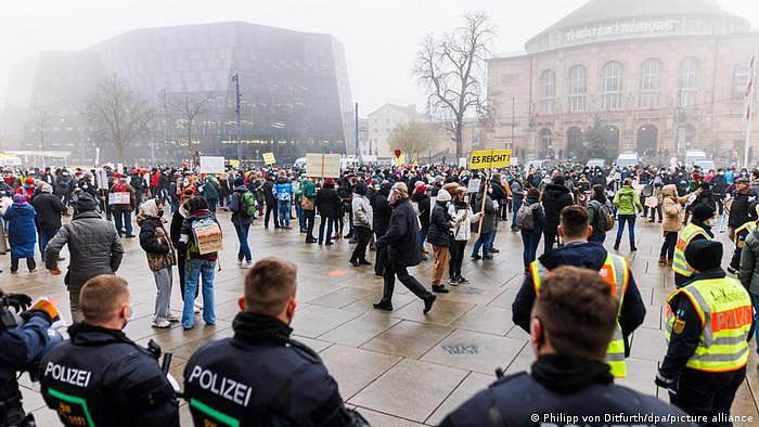Deutschland Freiburg | Proteste | Corona-Maßnahmen