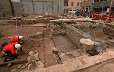 墨尔本CBD惊现“庞贝城”！170多年前的地下古城被挖出来了，你每天路过的火爆市场竟也有大秘密