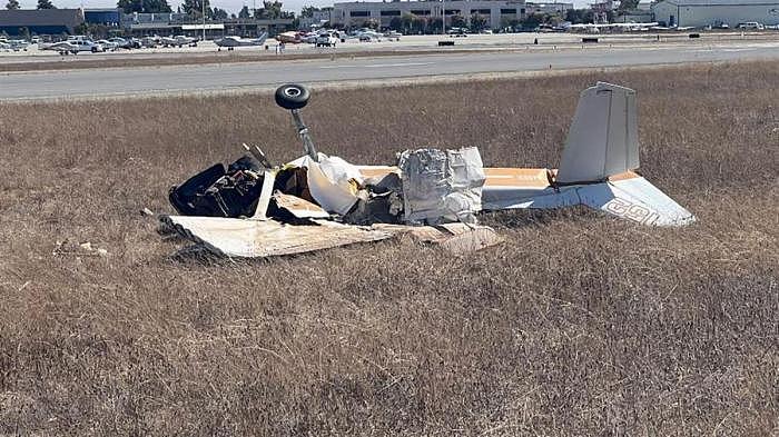 美国加州两架飞机在机场上空相撞多人死亡！飞机残骸散落，事故现场曝光（视频/组图） - 1