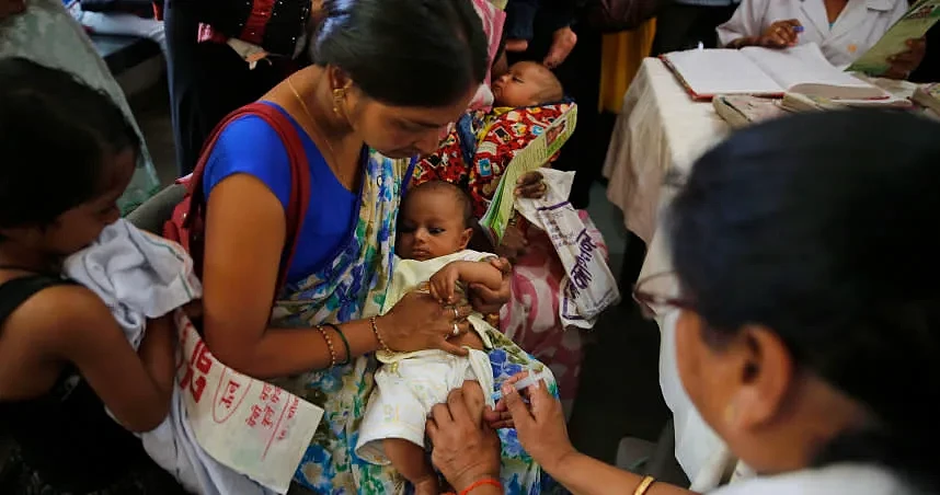 印度当地有82名儿童的皮肤长出了剧痛水泡、红疹并出现类似蚊虫叮咬的发烧症状，被称作「番茄流感」。 （图／达志／美联社）