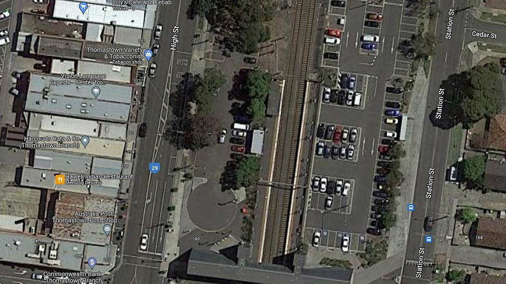 涉嫌将车开上火车轨道，澳4名青少年被捕（图） - 2