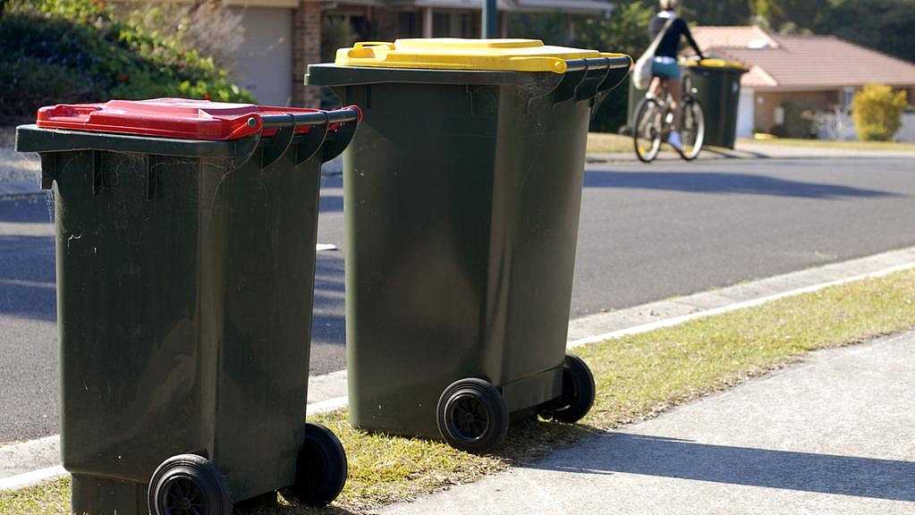 墨尔本又一议会宣布：红盖垃圾桶每两周收集一次！居民担心散发恶臭（图） - 2