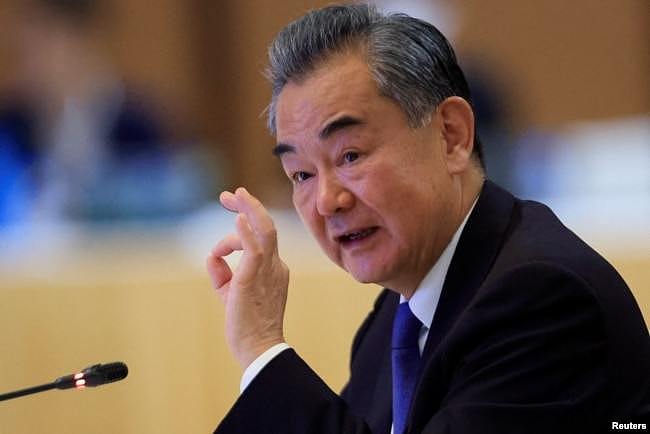 中国国务委员兼外交部长王毅出席金边举行的东盟外长会议。 （2022年8月4日）