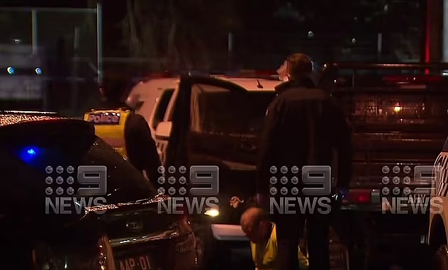 澳警方内城区追捕偷车贼，一男子掏出螺丝刀试图袭警，最终两人被捕（视频/组图） - 3