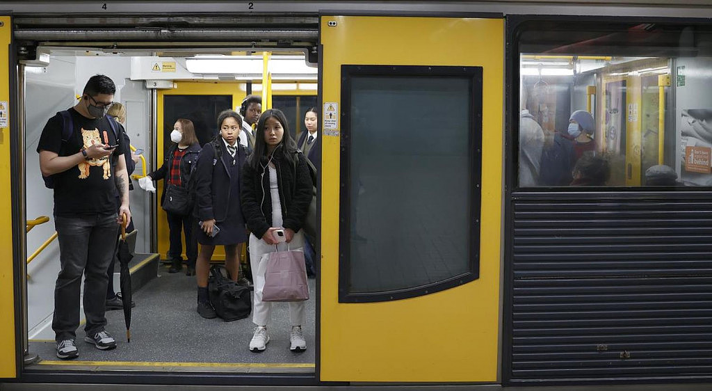 罢工引发悉尼城铁“半瘫痪”，华人区车站人挤人！工会道歉（组图） - 9