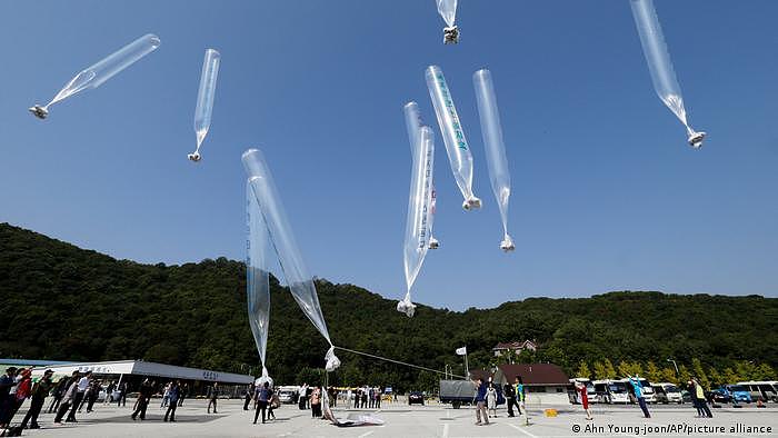 韩国活动人士向北方释放气球投放宣传品，被朝鲜领导人指为病毒来源