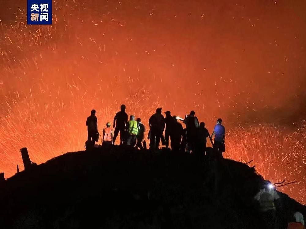 重庆山火摩托志愿者：3天4夜睡了16小时，许多摩友受伤中暑（组图） - 1