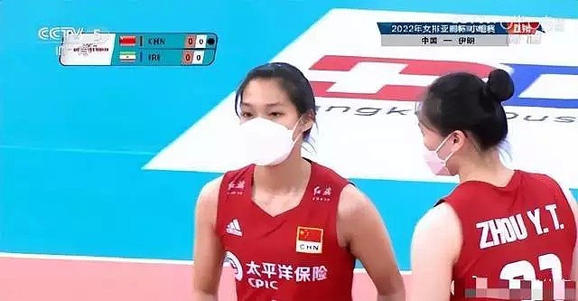 吵翻了！中国女排在国外比赛，因全员戴上N95口罩引热议，网友称看着都憋得慌，排协急忙道歉（视频/组图） - 7