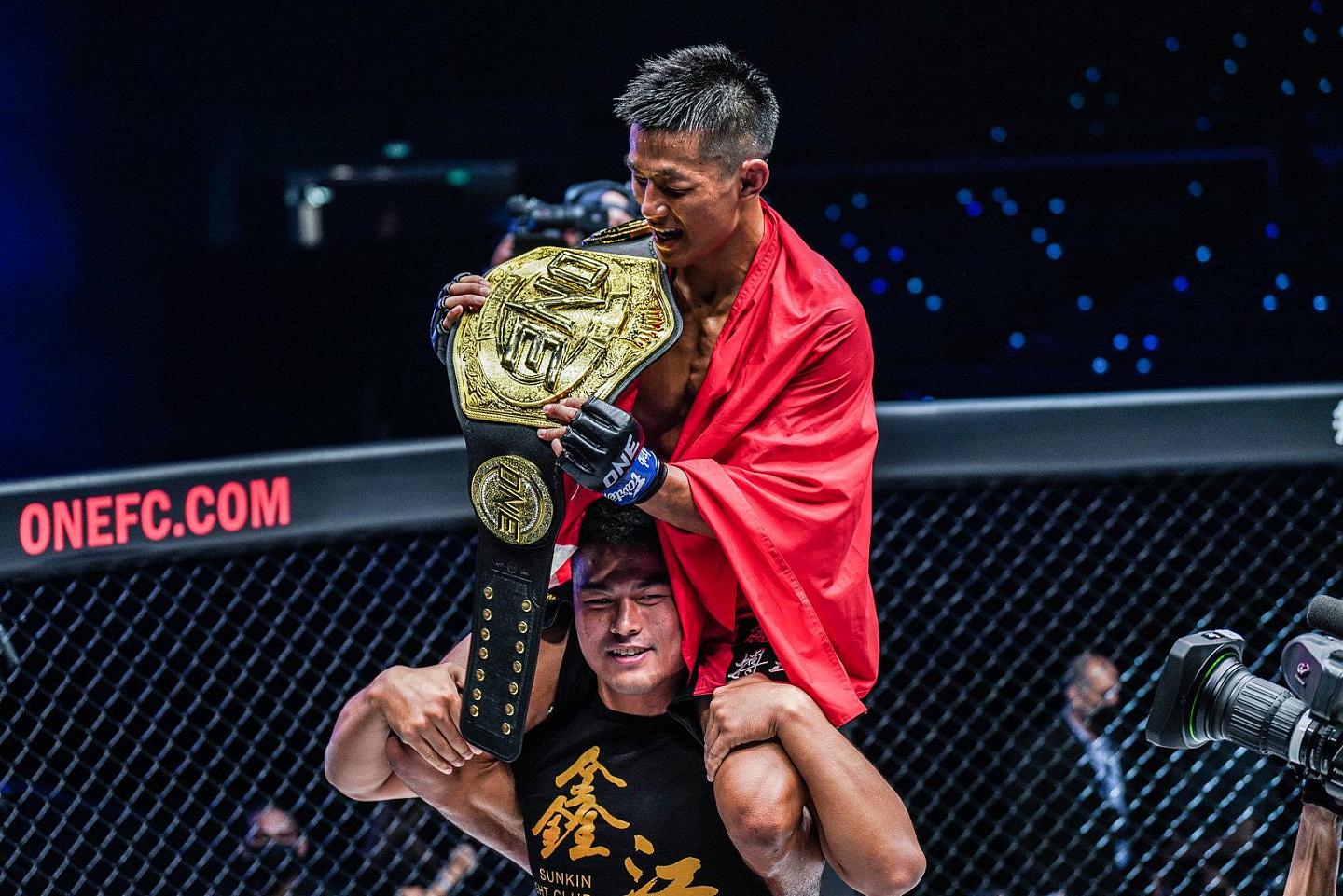 创造历史！唐凯获得中国首个男子MMA世界冠军（视频/图） - 3