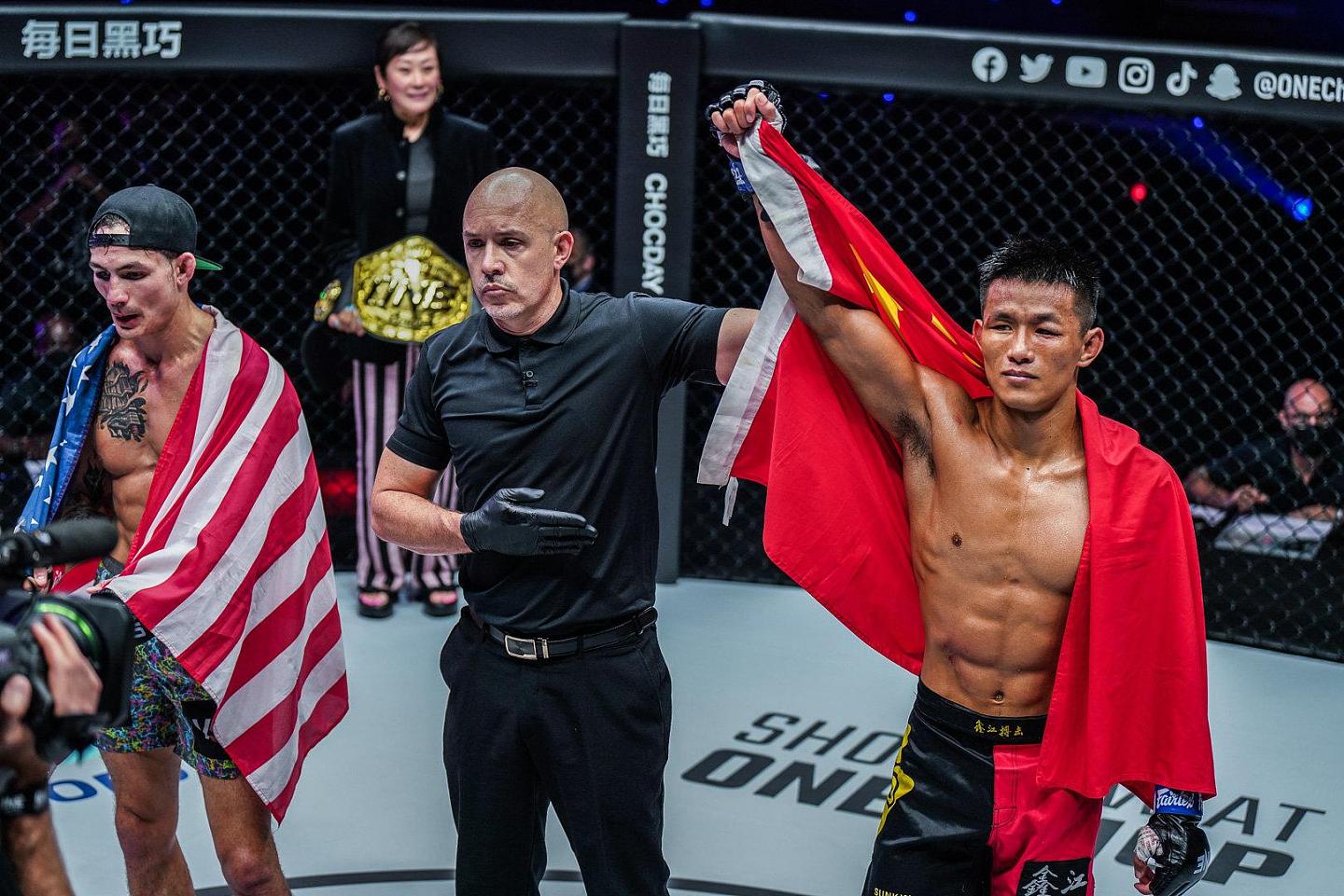 创造历史！唐凯获得中国首个男子MMA世界冠军（视频/图） - 9