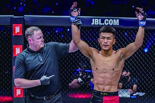 创造历史！唐凯获得中国首个男子MMA世界冠军（视频/图） - 12