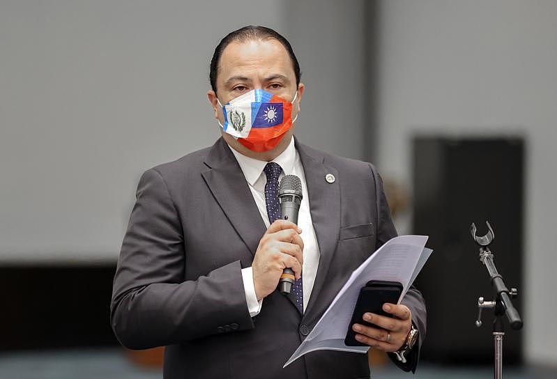 瓜地馬拉外交部長步卡羅29日清晨搭機來台訪問，他表示，此次不顧任何挑戰、威脅仍堅持訪台，就是支持台灣最有力的例子。（記者黃仲明／攝影）