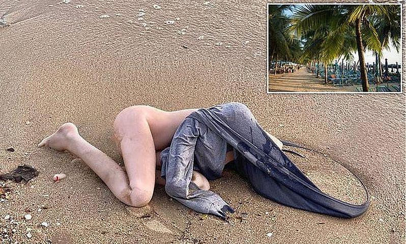 泰国一处沙滩上惊见一具女尸，吓得游客赶紧报警，结果竟然是一具「充气娃娃」。 （取材自推特）