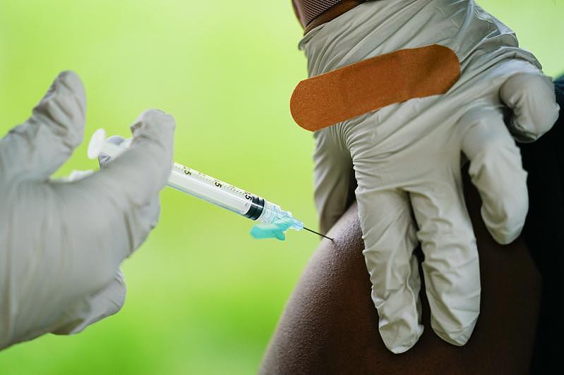 巴西使用嵌合蛋白SpiN研发的一种COVID-19新疫苗，可能在今年内开始进行人体实验，图为示意图。 (美联社)