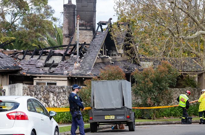 最新！悉尼华人$2400万豪宅被焚，警方称有人“蓄意纵火”，废墟成“犯罪现场”（组图） - 3