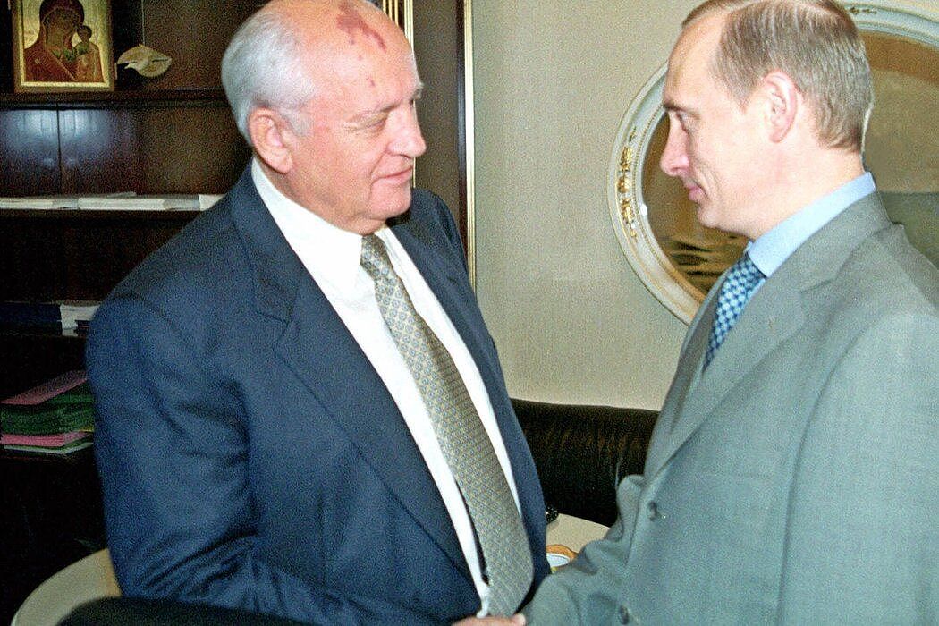 米哈伊爾·S·戈巴契夫和俄羅斯總統弗拉基米爾·V·普丁2000年在莫斯科。