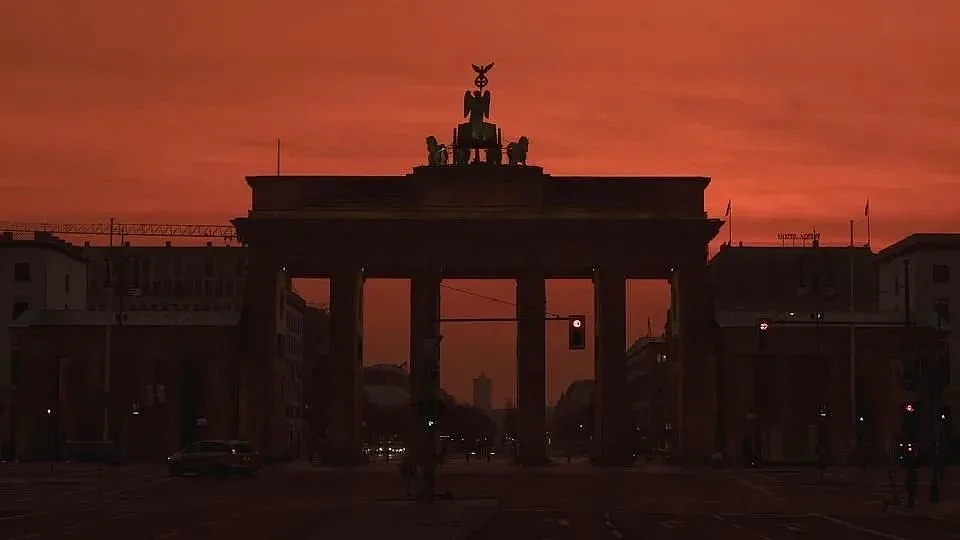 ▎ 德国首都柏林的勃兰登堡门关闭夜间照明