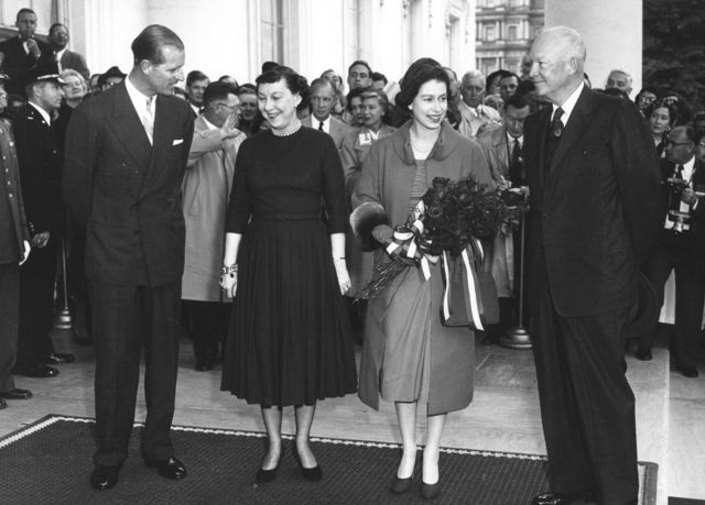 伊丽莎白女王1957年访问美国，会见艾森豪威尔总统。