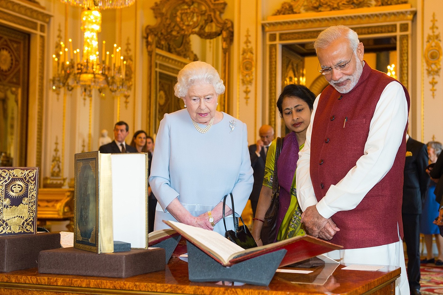 Queen Elizabeth II and Indian Prime Minister Narendra Modi at Buckingham Palace in London on November 13, 2015.