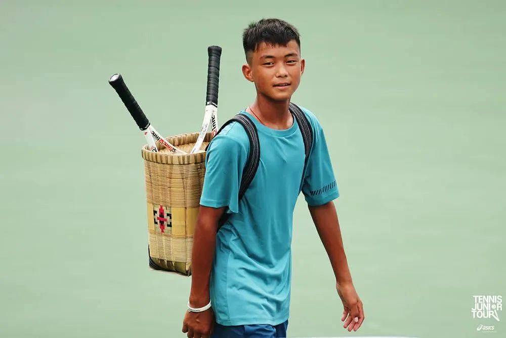 背背篓的少年一战成名，这些佤族孩子用网球“逆袭人生” （组图） - 2