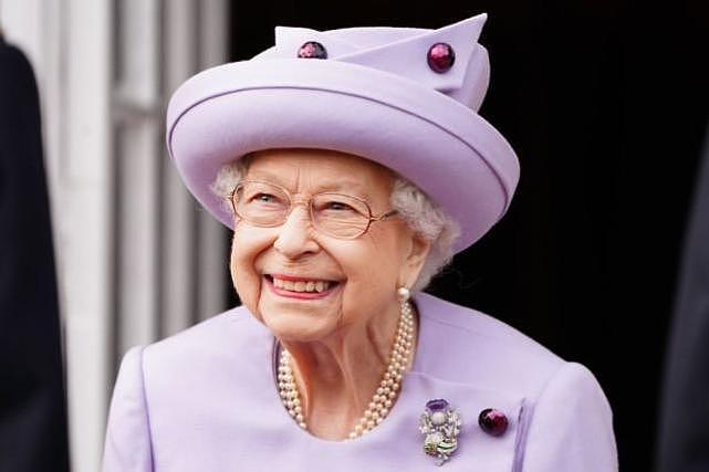 英国女王今年去世冥冥之中注定？“神奇数字”曝光，与其家人有关（组图） - 1