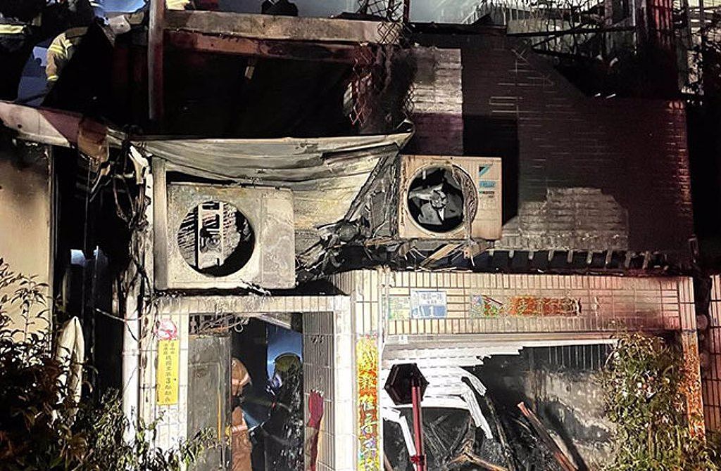 台南市永康區復國一路44巷內民宅傍晚火警，屋內3人被發現已無生命跡象。(讀者提供／曹婷婷台南傳真)