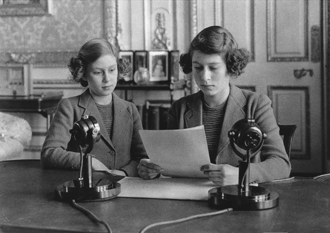 女王在 1940 年第一次公开讲话丨Wikipedia