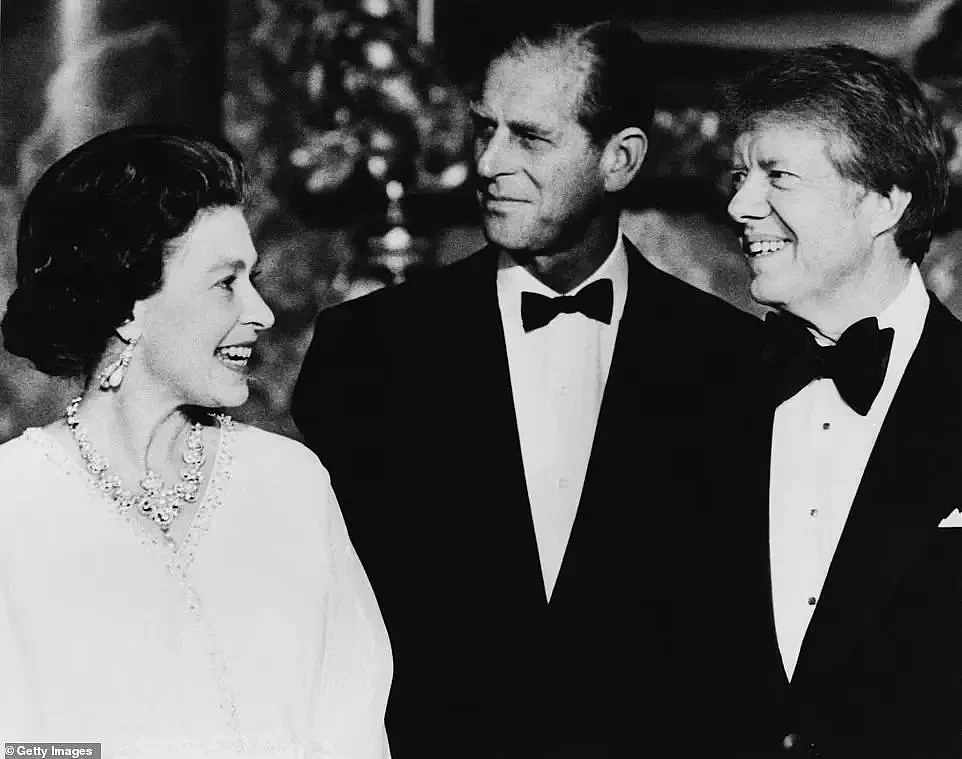 当13位美国总统见到女王：尼克松想把女儿嫁给查尔斯，卡特亲吻了女王母亲（组图） - 7