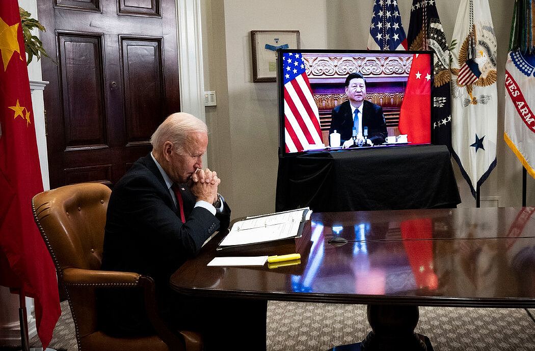 拜登总统去年11月与中国领导人习近平举行视频会晤。2021年初以来，两人只通过五次话。