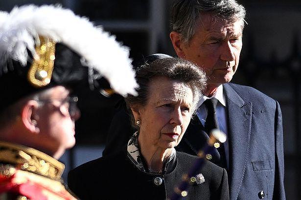 “我和妈妈的最后24小时”，安妮公主陪伴英国女王走完最后一程（视频/组图） - 1