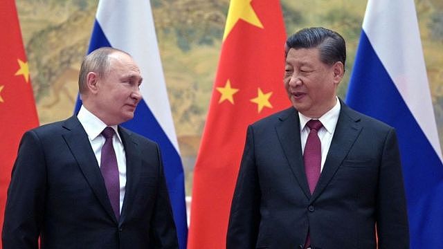 俄罗斯总统普京（左）和中国国家主席习近平（右）