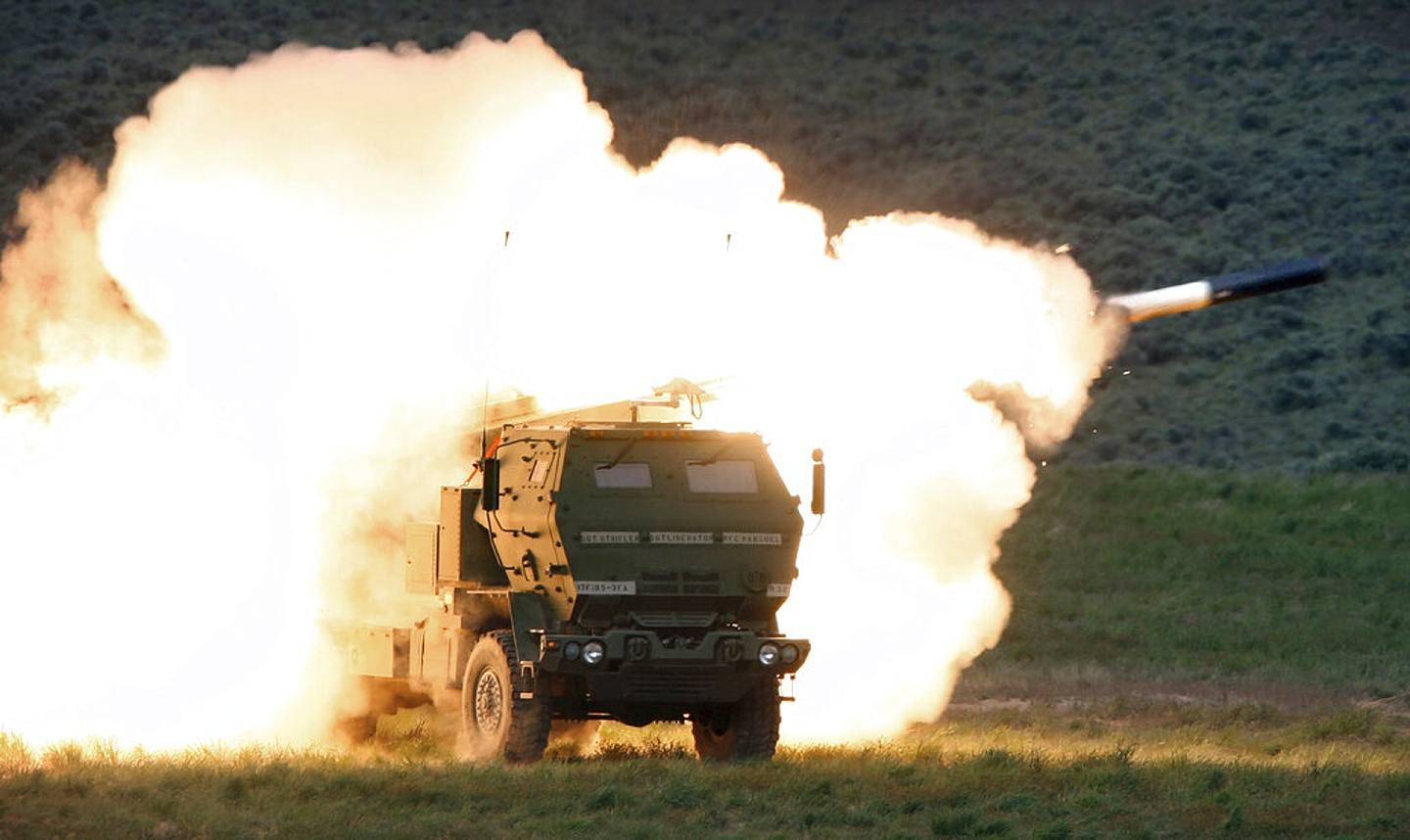 台湾陆军将增购18套海马斯多管火箭系统，作为不采购M109A6自走炮的替代方案。 图为海马斯多管火箭系统。 （AP）