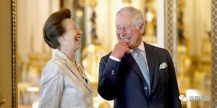 女王唯一女儿将掌握英王室实权？潇洒努力比查尔斯受欢迎，网友：支持她称王