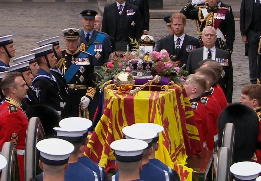 【全程直播】英女王国葬全球数百位元首出席，数以万计民众夹道送别（视频/组图） - 55