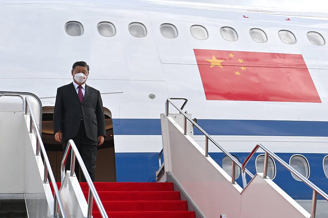中国领导人习近平上周三抵达哈萨克斯坦，这是新冠病毒大流行开始以来他首次出访。