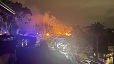 悉尼华人$2400万豪宅被焚，隔壁房屋重建计划今日料通过审批！周边邻居反对声不断（组图）