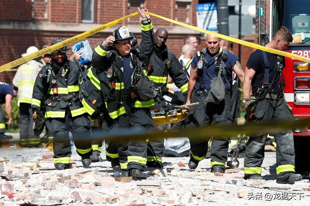 美国一大楼遭炸毁，8伤3危殆，拆弹小组出动，市民尖叫狂奔（组图） - 3