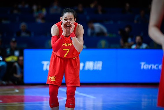 中国女篮悉尼开门红，107:44大胜韩国队63分，姚明到场督战（组图） - 4