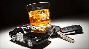 墨尔本女子载娃酒驾撞上路边车辆，警方当即吊销其驾照（图） - 2