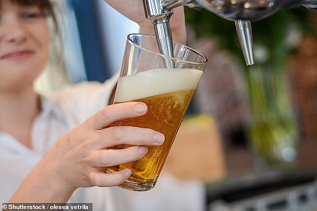 喝酒有益健康？澳研究：每天喝两品脱啤酒可降低患痴呆风险（图） - 2