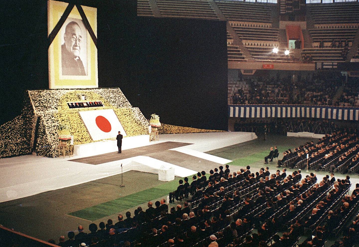 安倍國葬：1967年10月31日舉行的已故日本首相吉田茂的葬禮，是日本戰後唯一的國葬儀式，當時亦有過反對聲音。（AP）