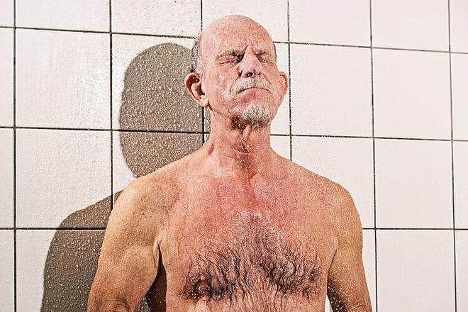 【健康】坚持洗冷水澡的男人，可能收获4个好处，但并非人人适宜（组图） - 2