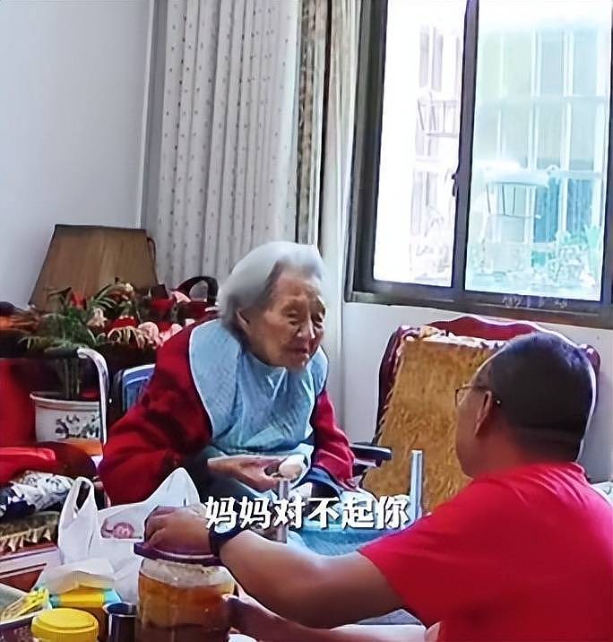 101岁母亲去世，52岁儿子床前哭喊“我没妈妈了”，曾因孝心事迹荣登中国好人榜（视频/图） - 1